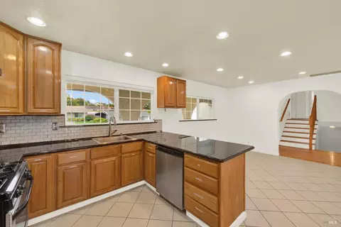 Kitchen - 112 Picadilly Cir, Vallejo, CA 94591 photo 5 of 5