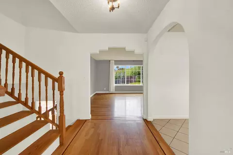 Entry Way - 112 Picadilly Cir, Vallejo, CA 94591 photo 1 of 5