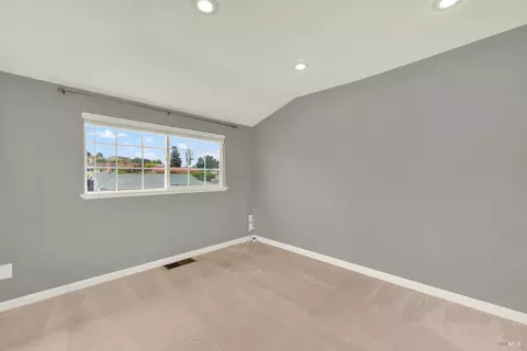 Bedroom - 112 Picadilly Cir, Vallejo, CA 94591 photo 14 of 16