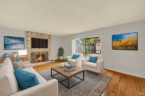 Living - 112 Picadilly Cir, Vallejo, CA 94591 photo 9 of 9