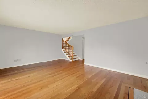 Living - 112 Picadilly Cir, Vallejo, CA 94591 photo 7 of 9