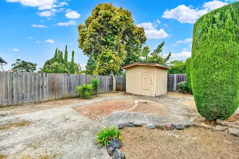 Exterior - 112 Picadilly Cir, Vallejo, CA 94591 photo 10 of 16