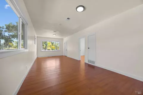 Living - 657 Porter St, Vallejo, CA 94590 photo 2 of 2
