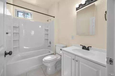 Bath - 657 Porter St, Vallejo, CA 94590 photo 2 of 2