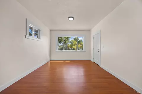 Living - 657 Porter St, Vallejo, CA 94590 photo 1 of 2