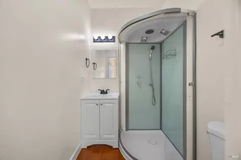 Bath - 657 Porter St, Vallejo, CA 94590 photo 1 of 2
