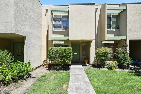 2992 Yulupa Ave, Santa Rosa, CA 95405