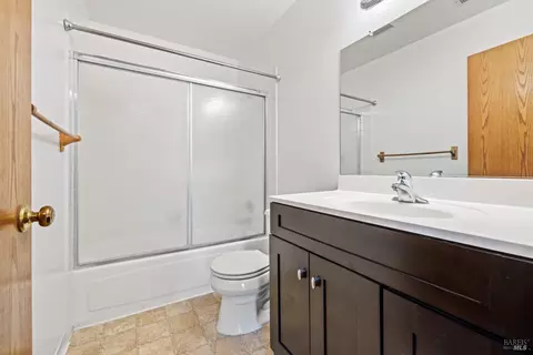 Bath - 8307-8308 Lasalle Ave, Cotati, CA 94931 photo 2 of 6