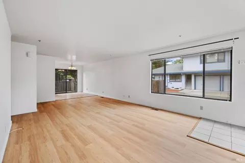 Living - 8307-8308 Lasalle Ave, Cotati, CA 94931 photo 7 of 9