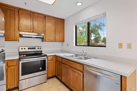 Kitchen - 8307-8308 Lasalle Ave, Cotati, CA 94931 photo 6 of 6