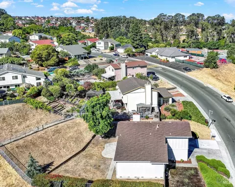 View/Area - 1643 Pheasant Dr, Hercules, CA 94547 photo 4 of 6