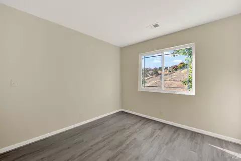 Bedroom - 1643 Pheasant Dr, Hercules, CA 94547 photo 6 of 9