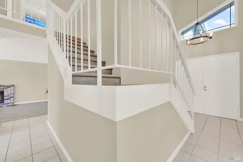 Entry Way - 1643 Pheasant Dr, Hercules, CA 94547 photo 3 of 5