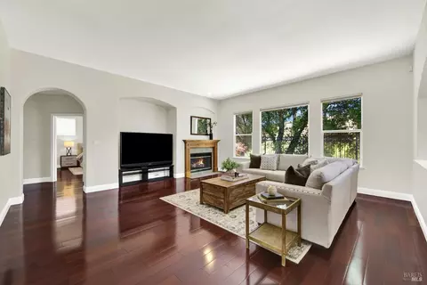 Living - 1240 Wildwing Ln, Vallejo, CA 94591 photo 5 of 10