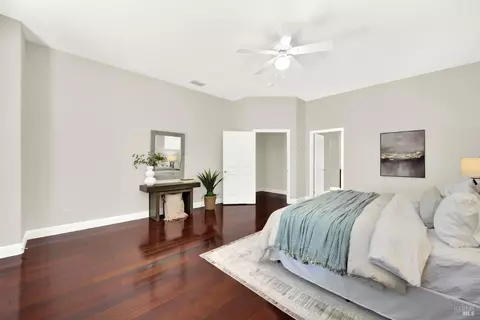 Bedroom - 1240 Wildwing Ln, Vallejo, CA 94591 photo 3 of 13
