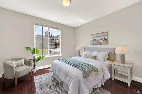 Bedroom - 1240 Wildwing Ln, Vallejo, CA 94591 photo 4 of 13