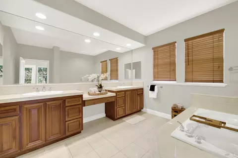Bath - 1240 Wildwing Ln, Vallejo, CA 94591 photo 1 of 7