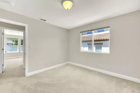 Bedroom - 1240 Wildwing Ln, Vallejo, CA 94591 photo 13 of 13
