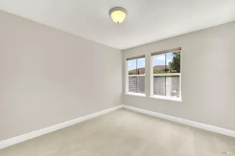 Bedroom - 1240 Wildwing Ln, Vallejo, CA 94591 photo 9 of 13