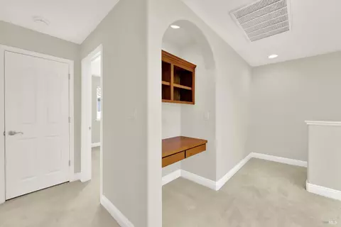 Entry Way - 1240 Wildwing Ln, Vallejo, CA 94591 photo 6 of 7