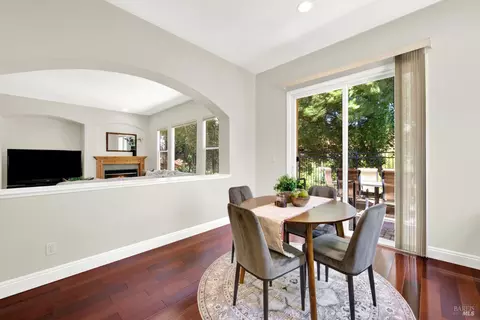 Dining - 1240 Wildwing Ln, Vallejo, CA 94591 photo 4 of 6