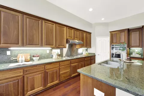 Kitchen - 1240 Wildwing Ln, Vallejo, CA 94591 photo 4 of 5