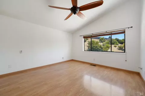 Bedroom - 891 Wellfleet Dr, Vallejo, CA 94591 photo 13 of 16