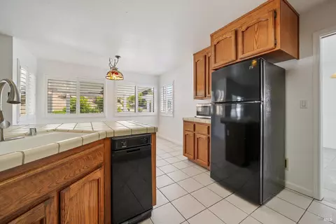 Kitchen - 891 Wellfleet Dr, Vallejo, CA 94591 photo 2 of 6