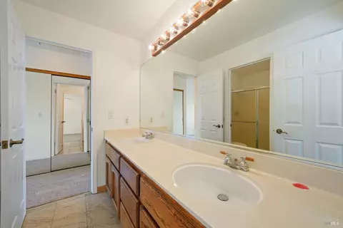 Bath - 891 Wellfleet Dr, Vallejo, CA 94591 photo 2 of 5
