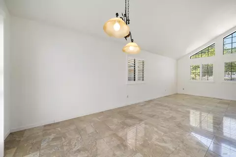 Living - 891 Wellfleet Dr, Vallejo, CA 94591 photo 5 of 9