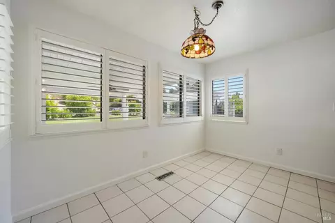 Dining - 891 Wellfleet Dr, Vallejo, CA 94591 photo 3 of 3