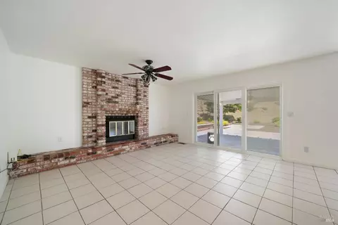 Living - 891 Wellfleet Dr, Vallejo, CA 94591 photo 9 of 9