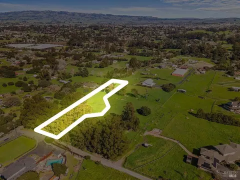 511 Fairview Ct, Petaluma, CA 94952 photo 2