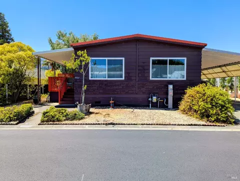 937 Champagne Cir S, Calistoga, CA 94515