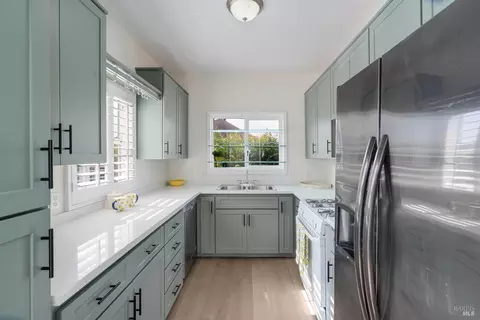 32 Bridgegate Way, Napa, CA 94559 photo 2