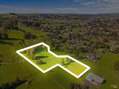 549 Fairview Ct, Petaluma, CA 94952 photo 3
