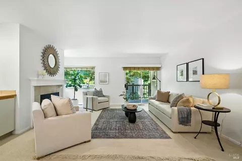 Living - 115 Koch Rd, Corte Madera, CA 94925 photo 2 of 4