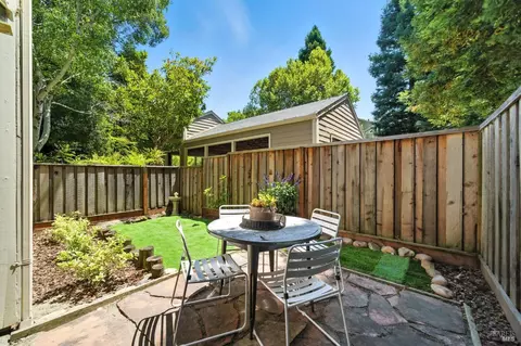 Exterior - 115 Koch Rd, Corte Madera, CA 94925 photo 3 of 8