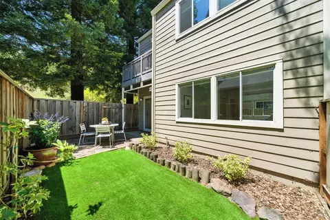 Exterior - 115 Koch Rd, Corte Madera, CA 94925 photo 4 of 8