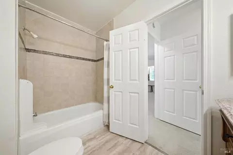 Bath - 115 Koch Rd, Corte Madera, CA 94925 photo 2 of 4