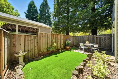 Exterior - 115 Koch Rd, Corte Madera, CA 94925 photo 5 of 8