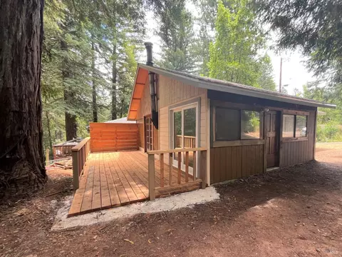 19085 Shady Dr, Guerneville, CA 95446