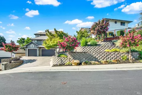 Exterior - 681 Hillside Dr, Fairfield, CA 94533 photo 3 of 17