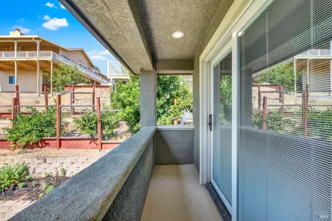 Exterior - 681 Hillside Dr, Fairfield, CA 94533 photo 14 of 17