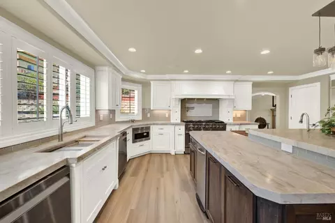 Kitchen - 681 Hillside Dr, Fairfield, CA 94533 photo 10 of 15