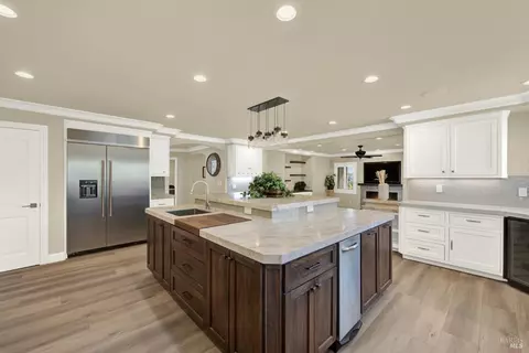 Kitchen - 681 Hillside Dr, Fairfield, CA 94533 photo 7 of 15