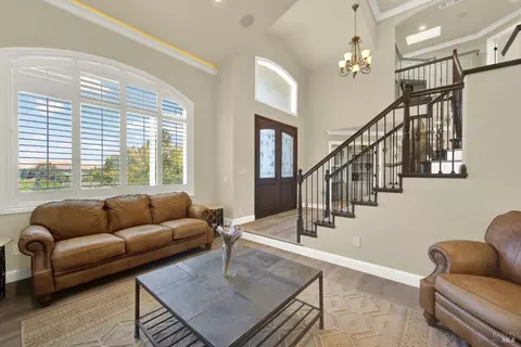 Entry Way - 681 Hillside Dr, Fairfield, CA 94533 photo 4 of 10