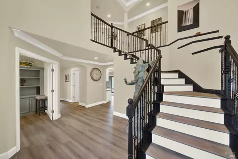 Entry Way - 681 Hillside Dr, Fairfield, CA 94533 photo 5 of 10