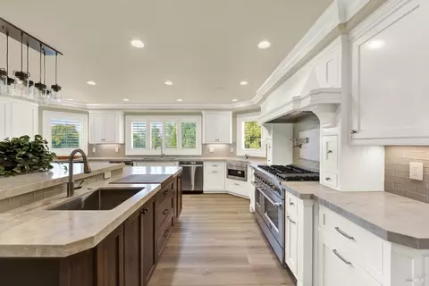 Kitchen - 681 Hillside Dr, Fairfield, CA 94533 photo 2 of 15