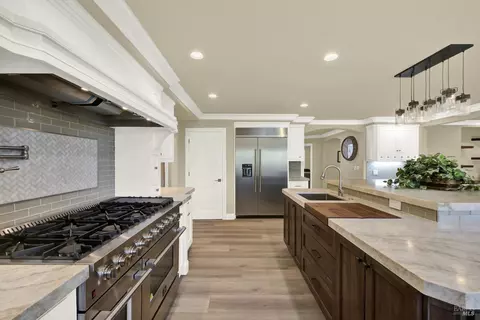 Kitchen - 681 Hillside Dr, Fairfield, CA 94533 photo 6 of 15